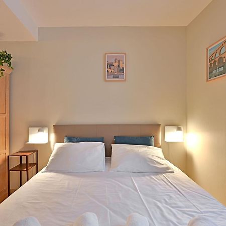 Au Coeur Des Papes, Dans Batisse De Charme Studios & Appartements En Coeur De Ville Avignon Buitenkant foto