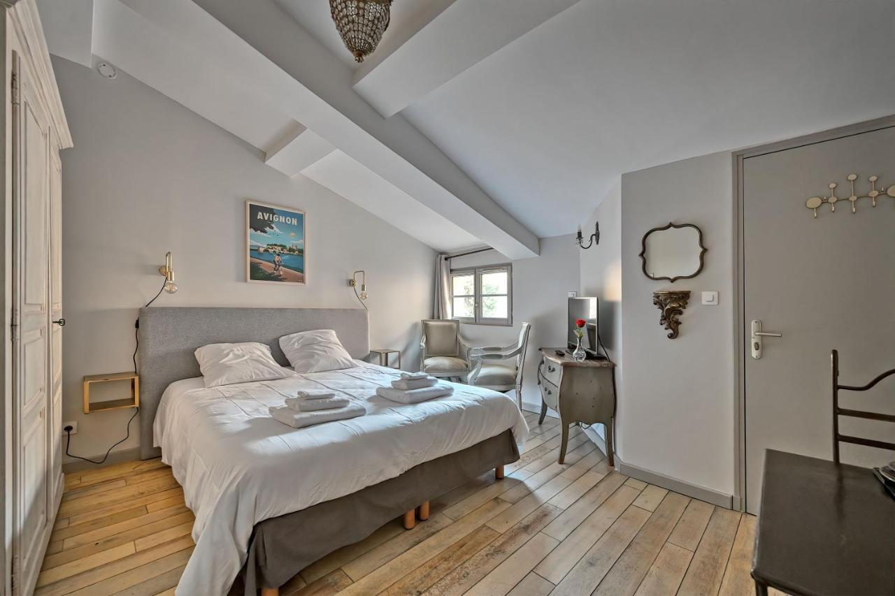 Au Coeur Des Papes, Dans Batisse De Charme Studios & Appartements En Coeur De Ville Avignon Buitenkant foto
