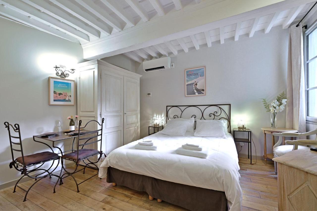 Au Coeur Des Papes, Dans Batisse De Charme Studios & Appartements En Coeur De Ville Avignon Buitenkant foto