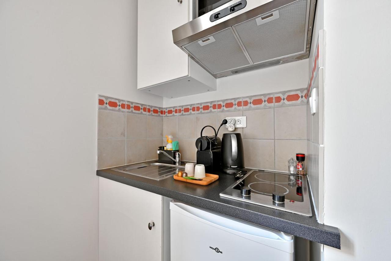 Au Coeur Des Papes, Dans Batisse De Charme Studios & Appartements En Coeur De Ville Avignon Buitenkant foto