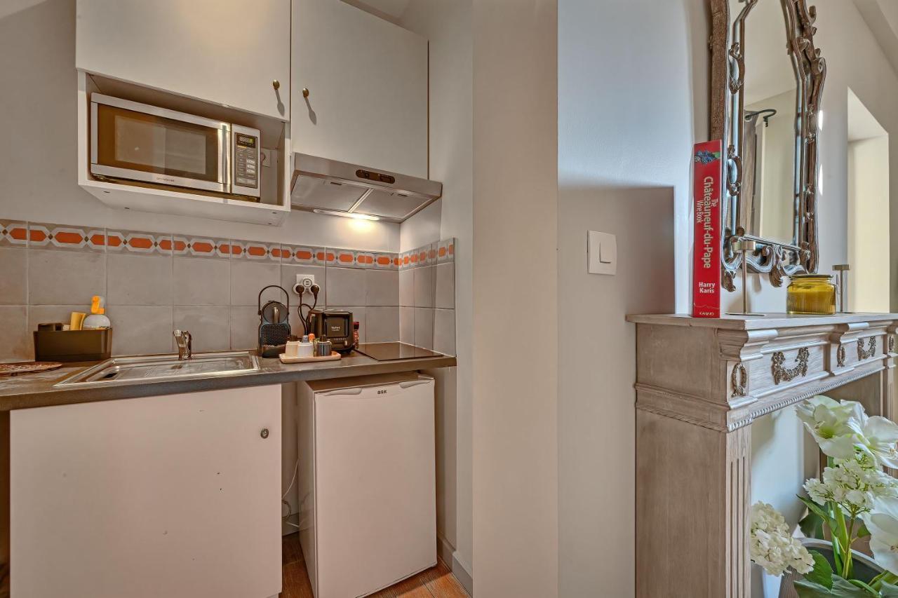 Au Coeur Des Papes, Dans Batisse De Charme Studios & Appartements En Coeur De Ville Avignon Buitenkant foto