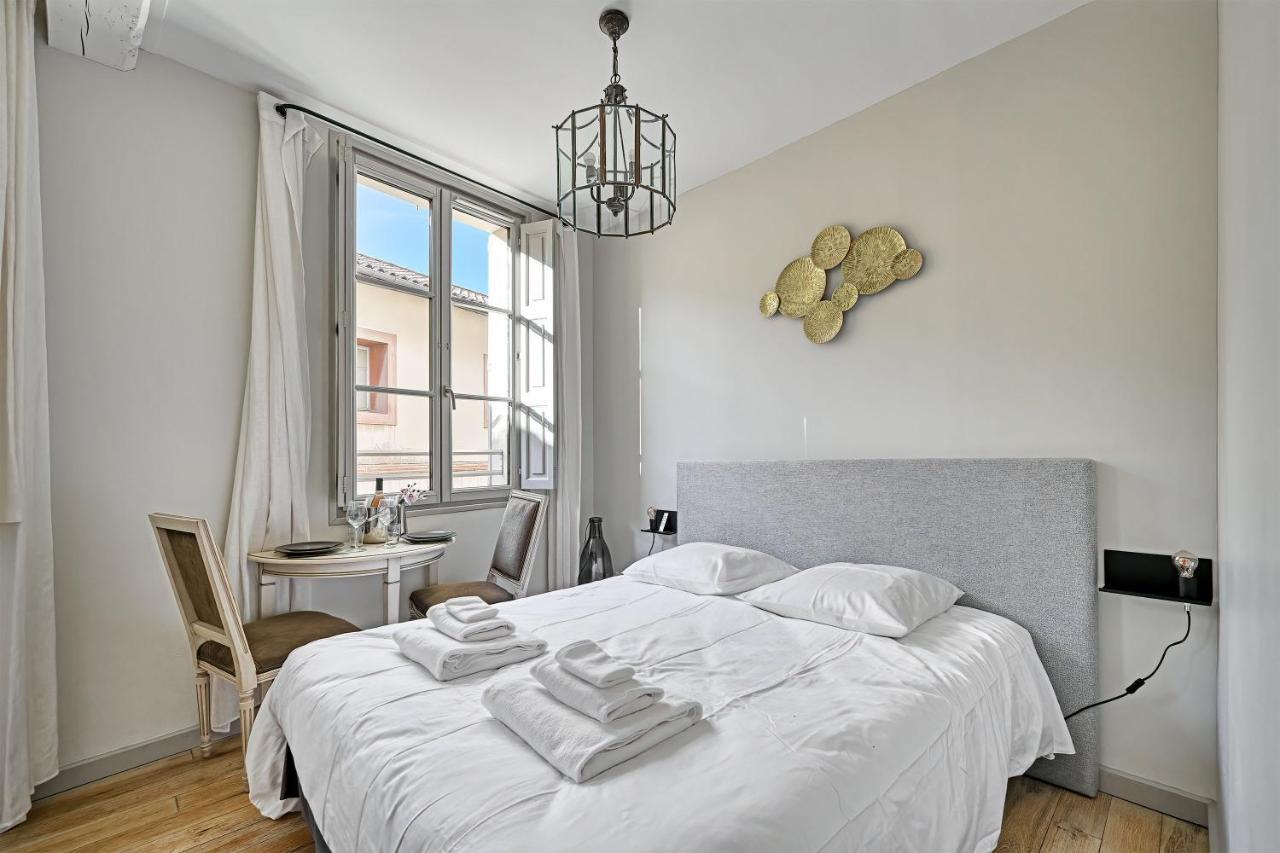 Au Coeur Des Papes, Dans Batisse De Charme Studios & Appartements En Coeur De Ville Avignon Buitenkant foto