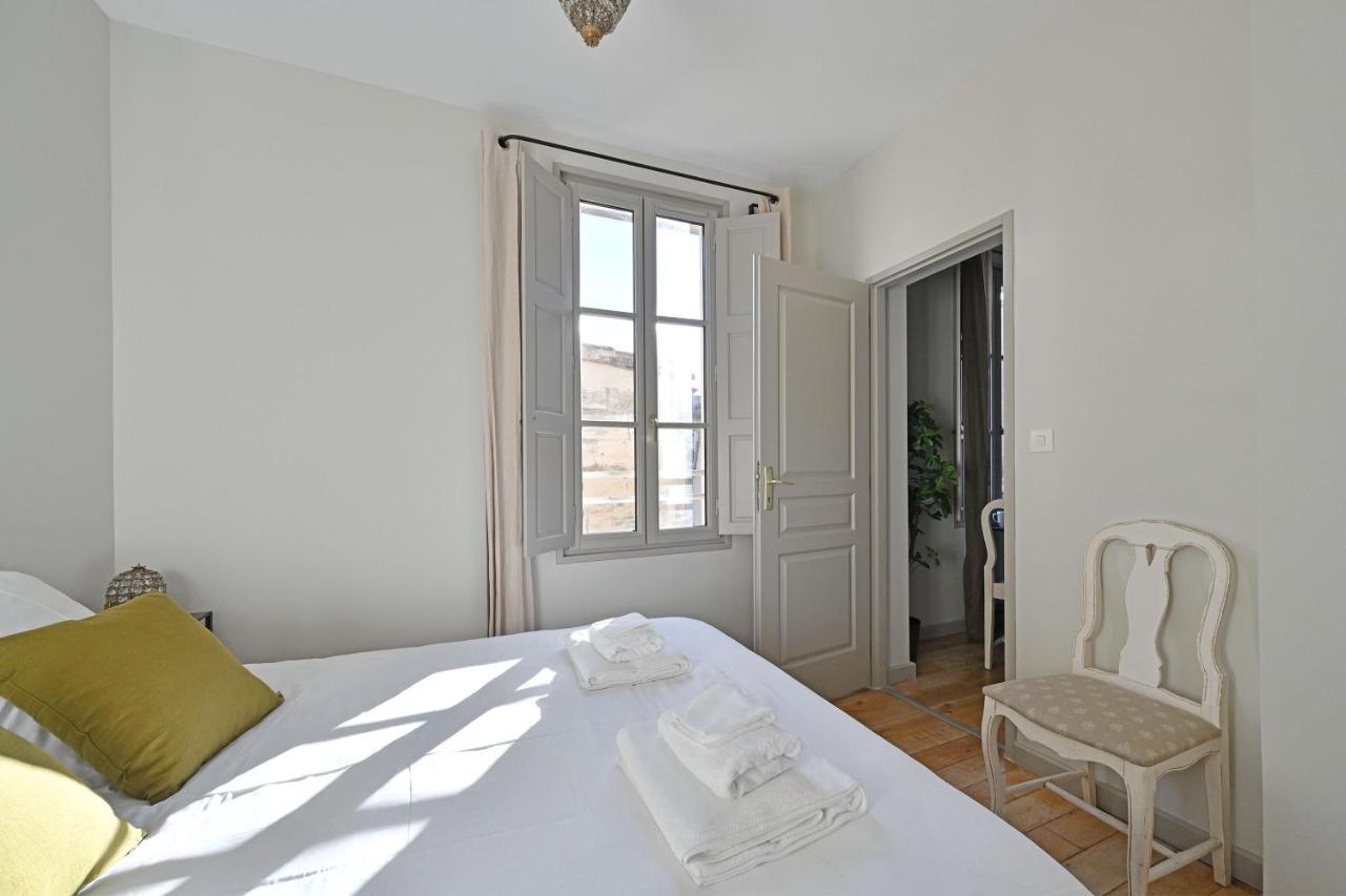 Au Coeur Des Papes, Dans Batisse De Charme Studios & Appartements En Coeur De Ville Avignon Buitenkant foto