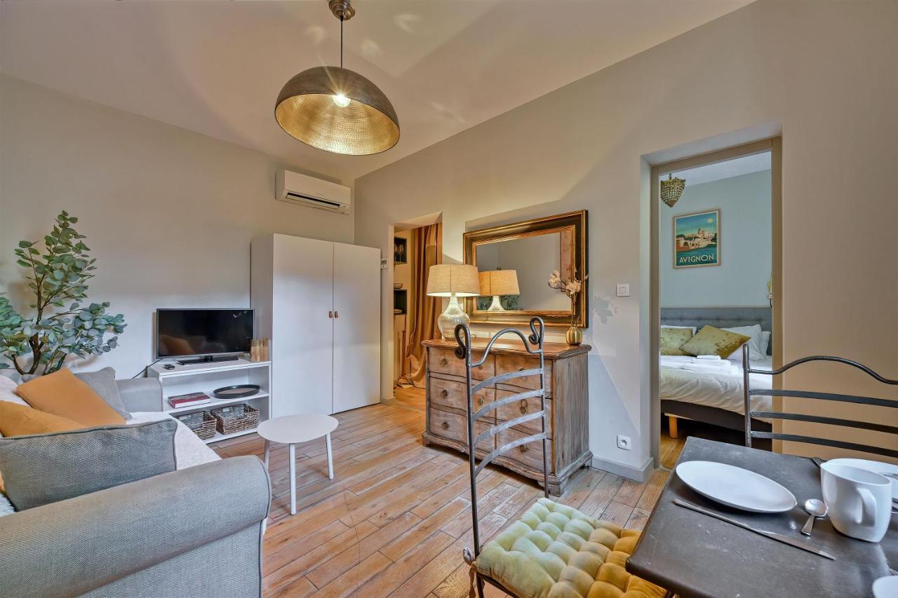 Au Coeur Des Papes, Dans Batisse De Charme Studios & Appartements En Coeur De Ville Avignon Buitenkant foto