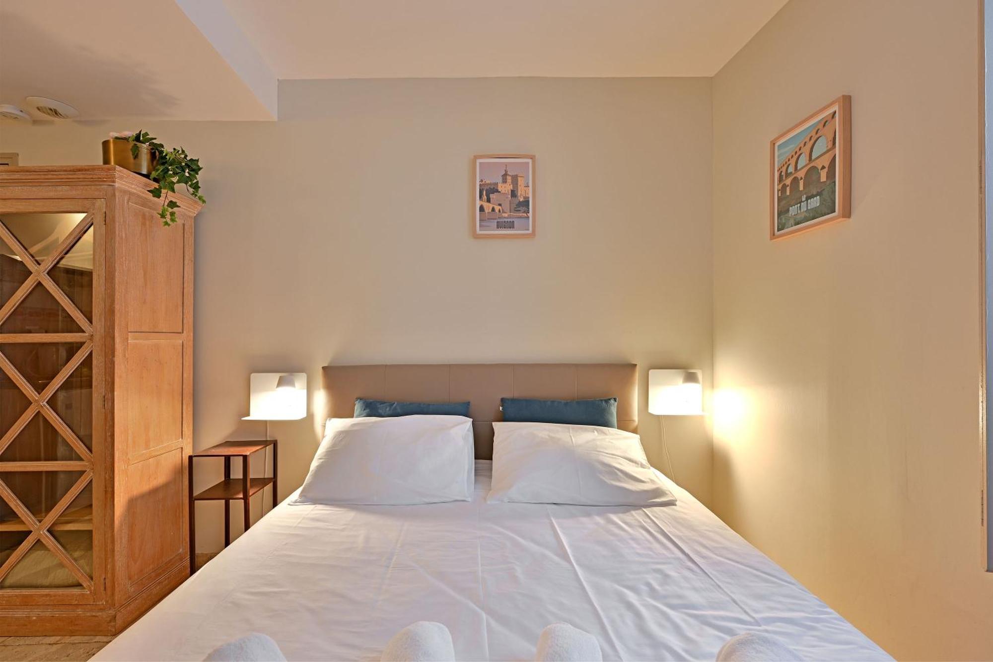 Au Coeur Des Papes, Dans Batisse De Charme Studios & Appartements En Coeur De Ville Avignon Buitenkant foto