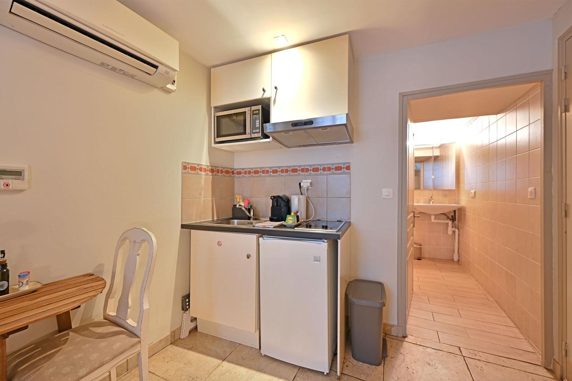 Au Coeur Des Papes, Dans Batisse De Charme Studios & Appartements En Coeur De Ville Avignon Buitenkant foto