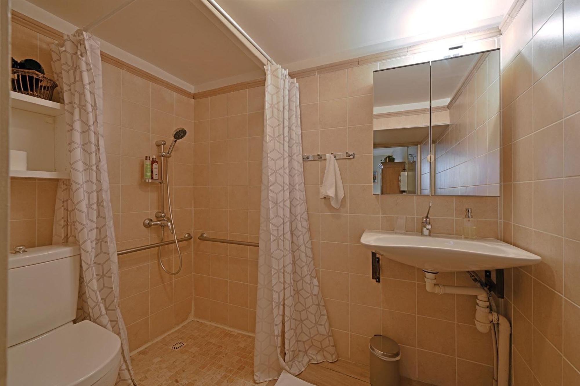 Au Coeur Des Papes, Dans Batisse De Charme Studios & Appartements En Coeur De Ville Avignon Buitenkant foto