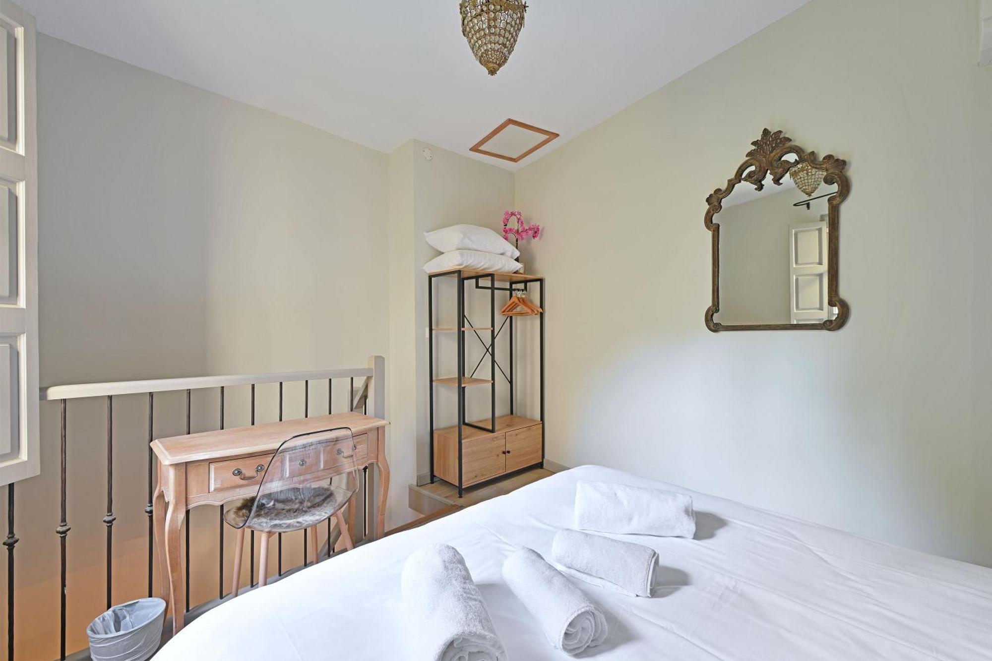 Au Coeur Des Papes, Dans Batisse De Charme Studios & Appartements En Coeur De Ville Avignon Buitenkant foto